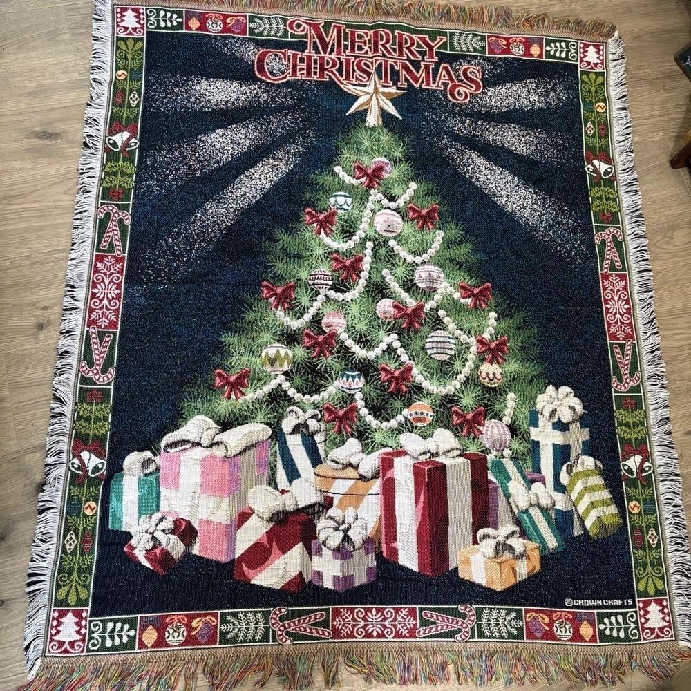 Crown Crafts Holiday Tapestry Throw Blanket Christmas Tree 49 x 58 USA Made